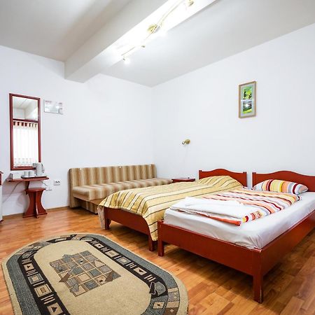 Hotel Sugas Sfantu Gheorghe  Ngoại thất bức ảnh