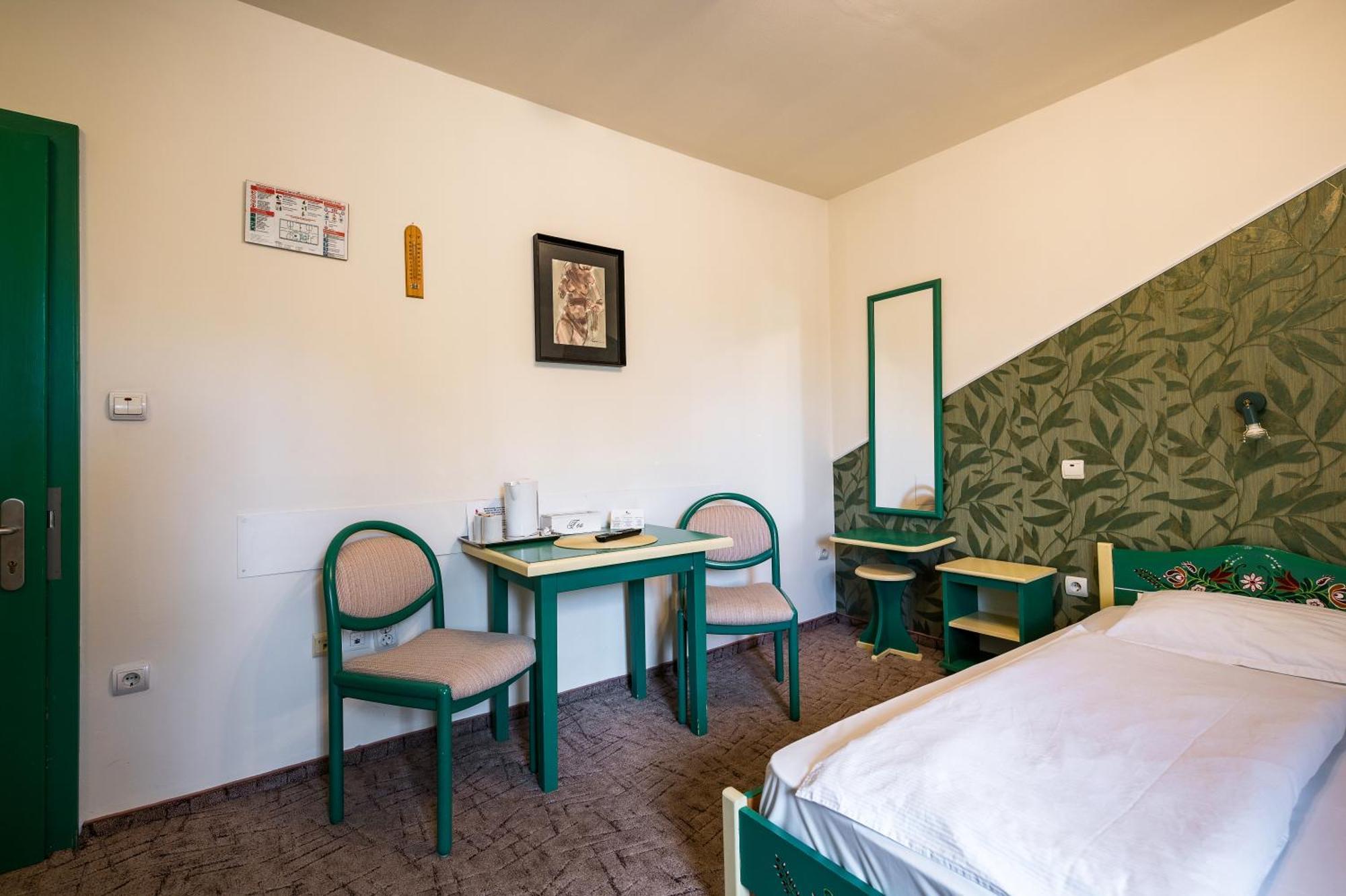 Hotel Sugas Sfantu Gheorghe  Ngoại thất bức ảnh