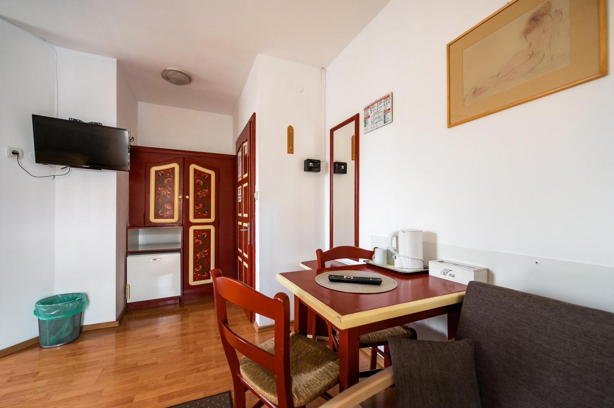 Hotel Sugas Sfantu Gheorghe  Ngoại thất bức ảnh