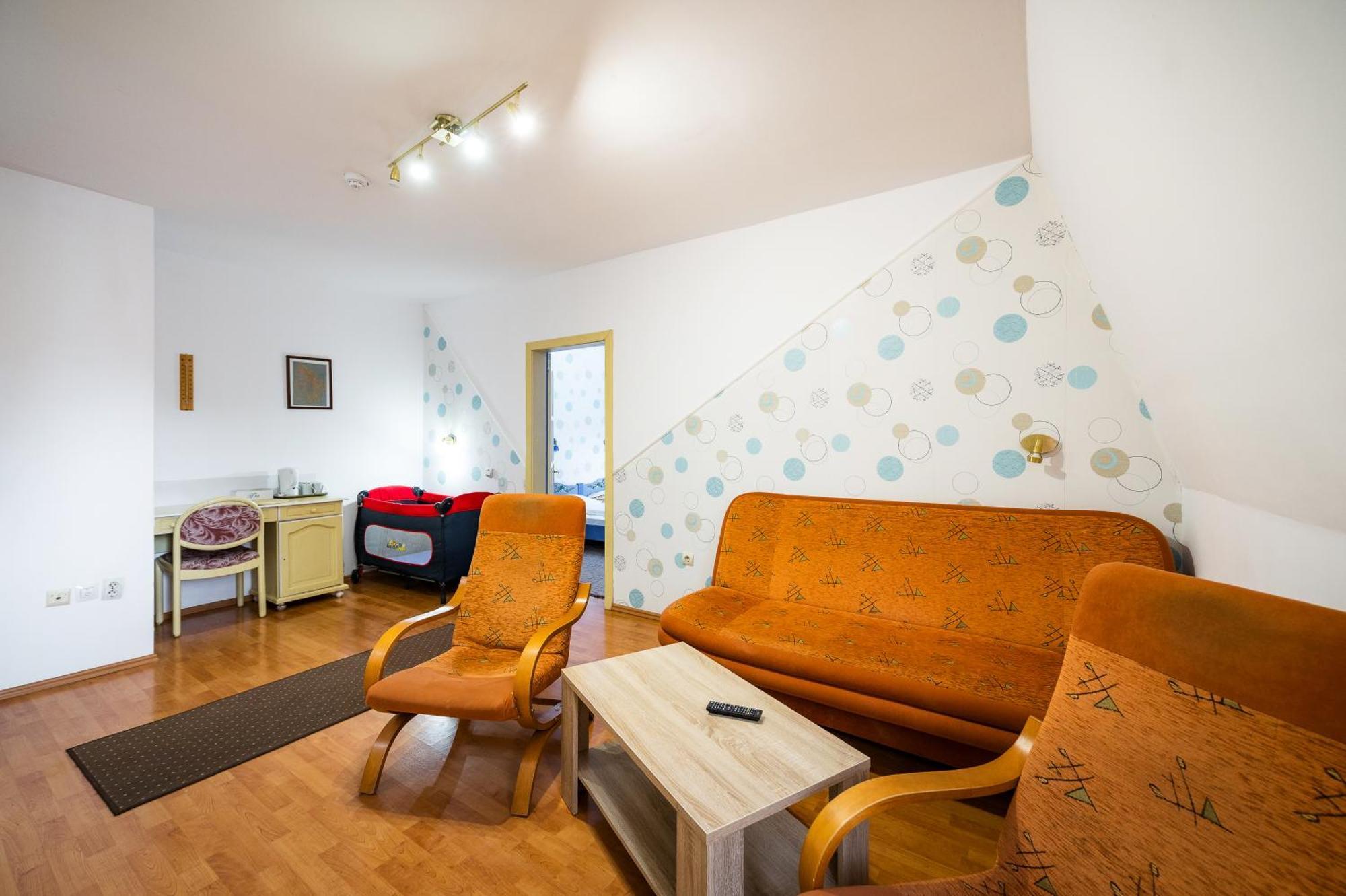 Hotel Sugas Sfantu Gheorghe  Ngoại thất bức ảnh